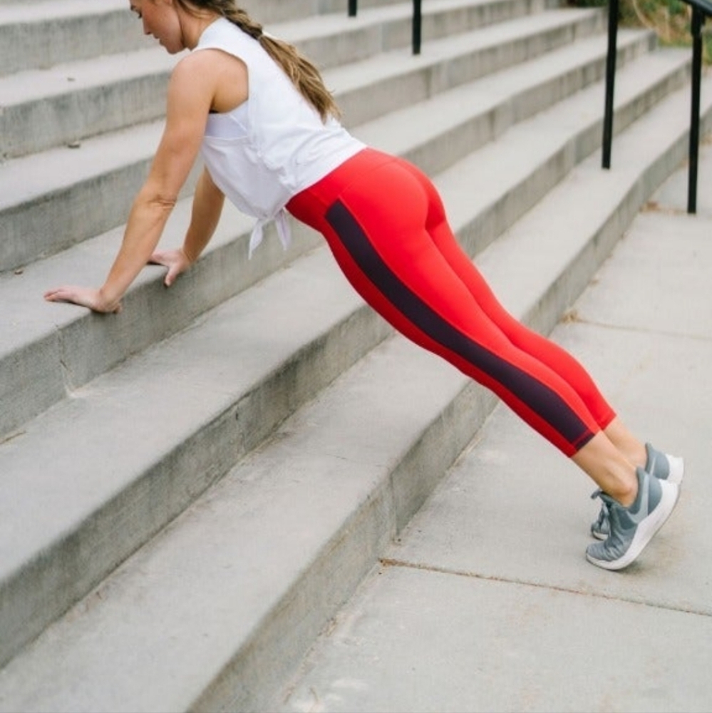 Zyia Red Royalty Strip Light n Tight 20" Crop Leggings Sz 4